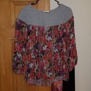 Comfy Floral Print 3/4 Length Sleeve Top
